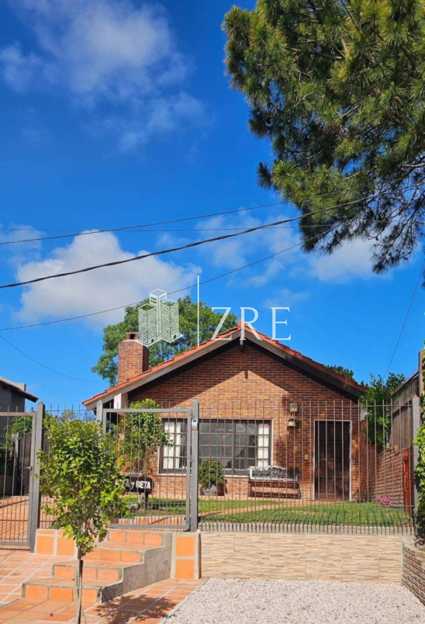 Casa ID.1104 - Se alquila Casa en Pinares