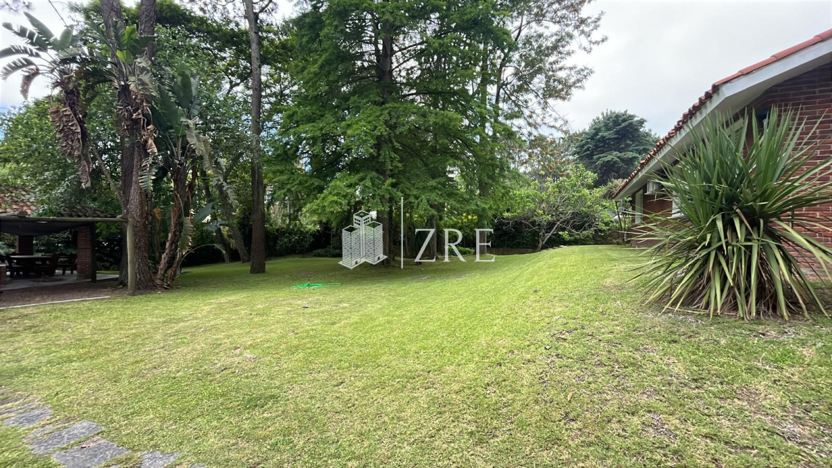 Casa ID.1099 - Se alquila casa en Punta del este 