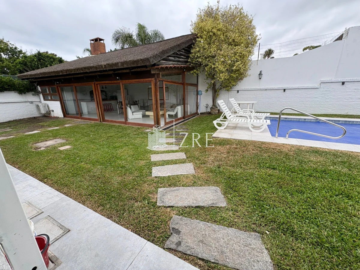 Casa ID.1307 - Alquiler anual casa de 3 dormitorios en Mansa, Punta del Este