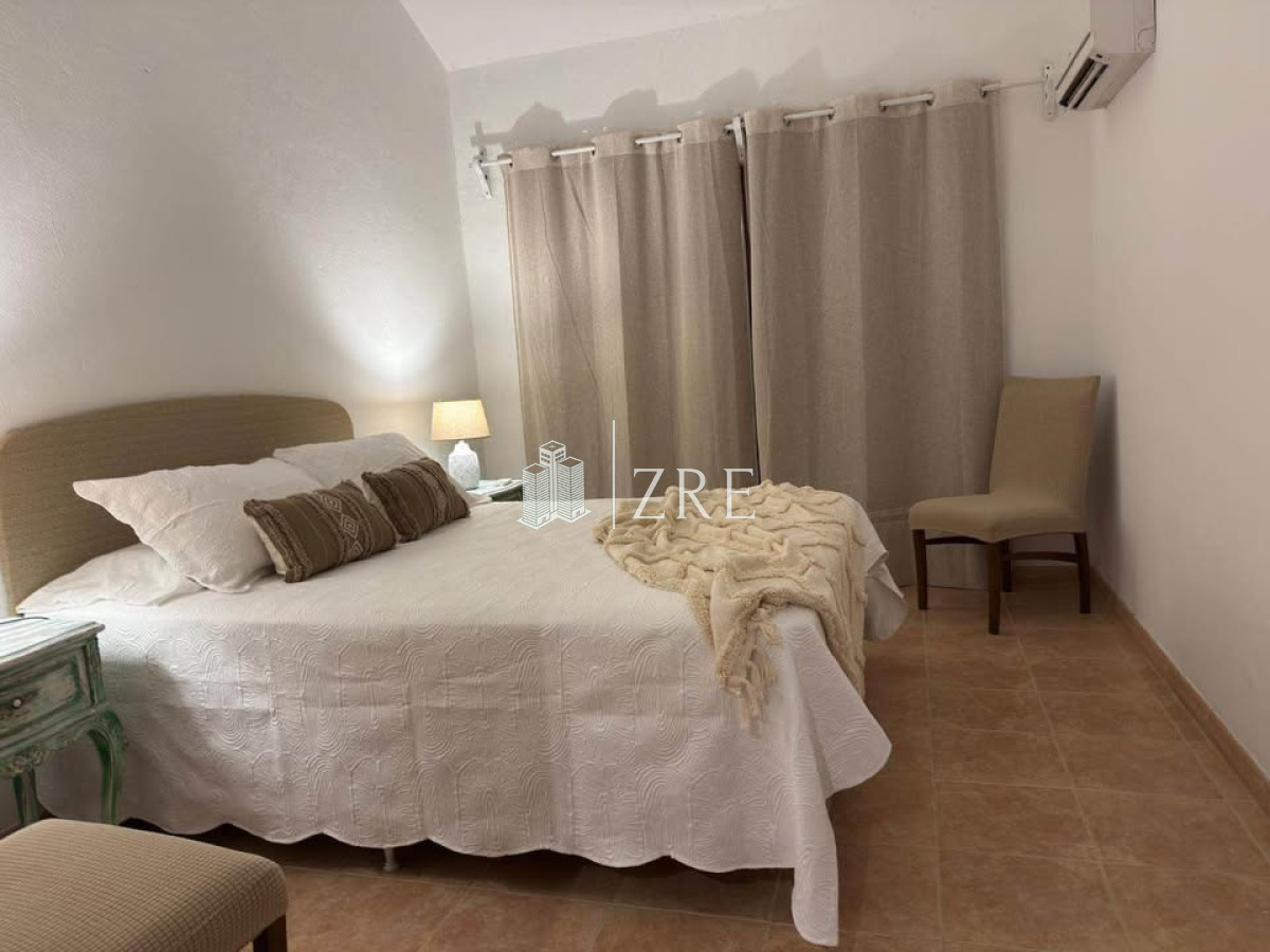 Casa ID.1205 - Casa en parada 18