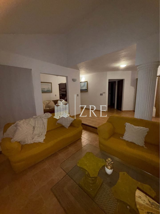 Casa ID.1205 - Casa en parada 18