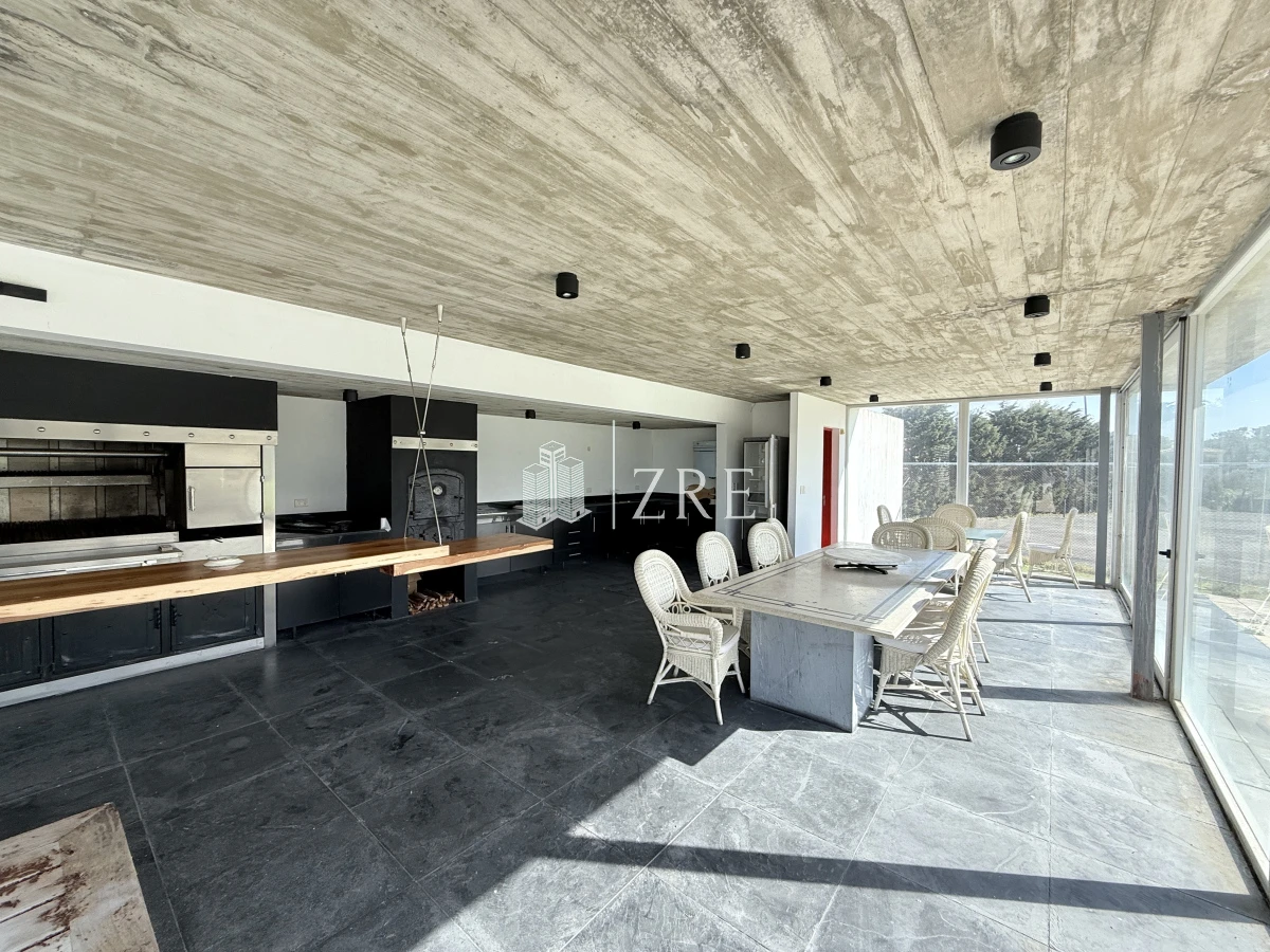 Casa ID.993 - Venta importante casa en la barra