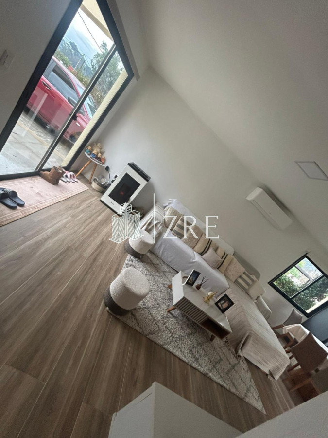 Casa ID.1141 - casa en barrio burnett 