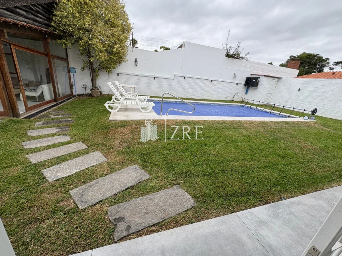 Casa ID.1307 - Alquiler anual casa de 3 dormitorios en Mansa, Punta del Este