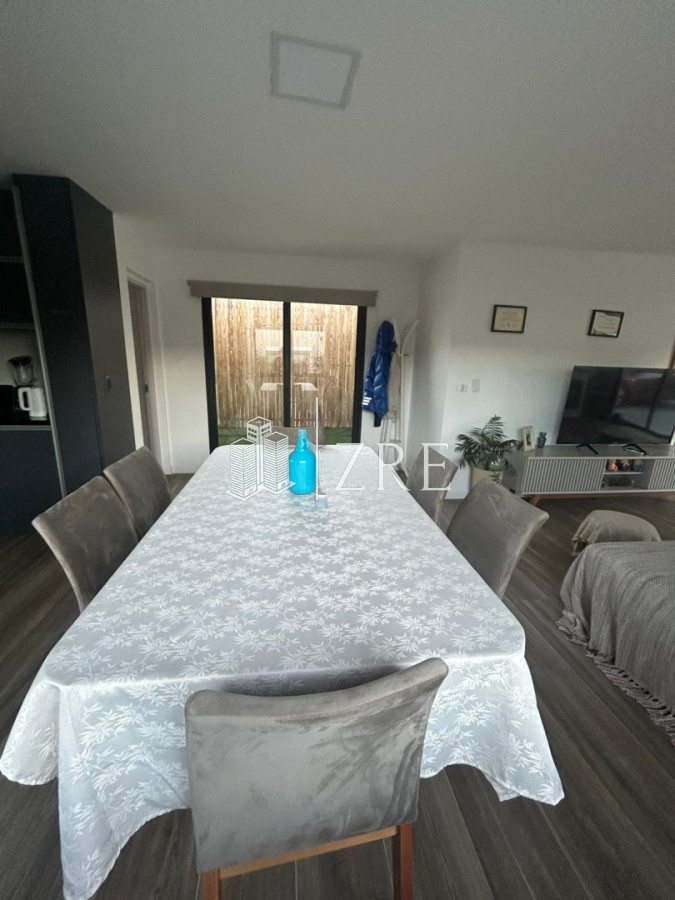 Casa ID.1141 - casa en barrio burnett 