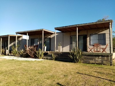 Complejo de 7 apartamentos en la Juanita. 