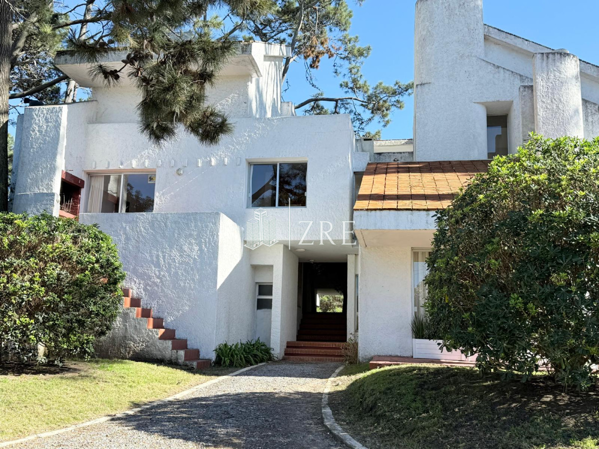 Apartamento ID.885 - Apartamento Alquiler anual