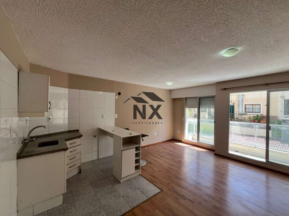 Apartamento ID.102 - Venta Apartamento Monoambiente, Pocitos, Calefacción Central, Balcón, T