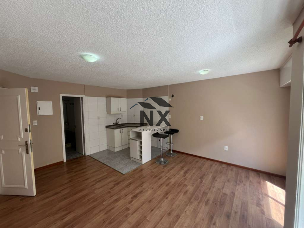 Apartamento ID.102 - Venta Apartamento Monoambiente, Pocitos, Calefacción Central, Balcón, T