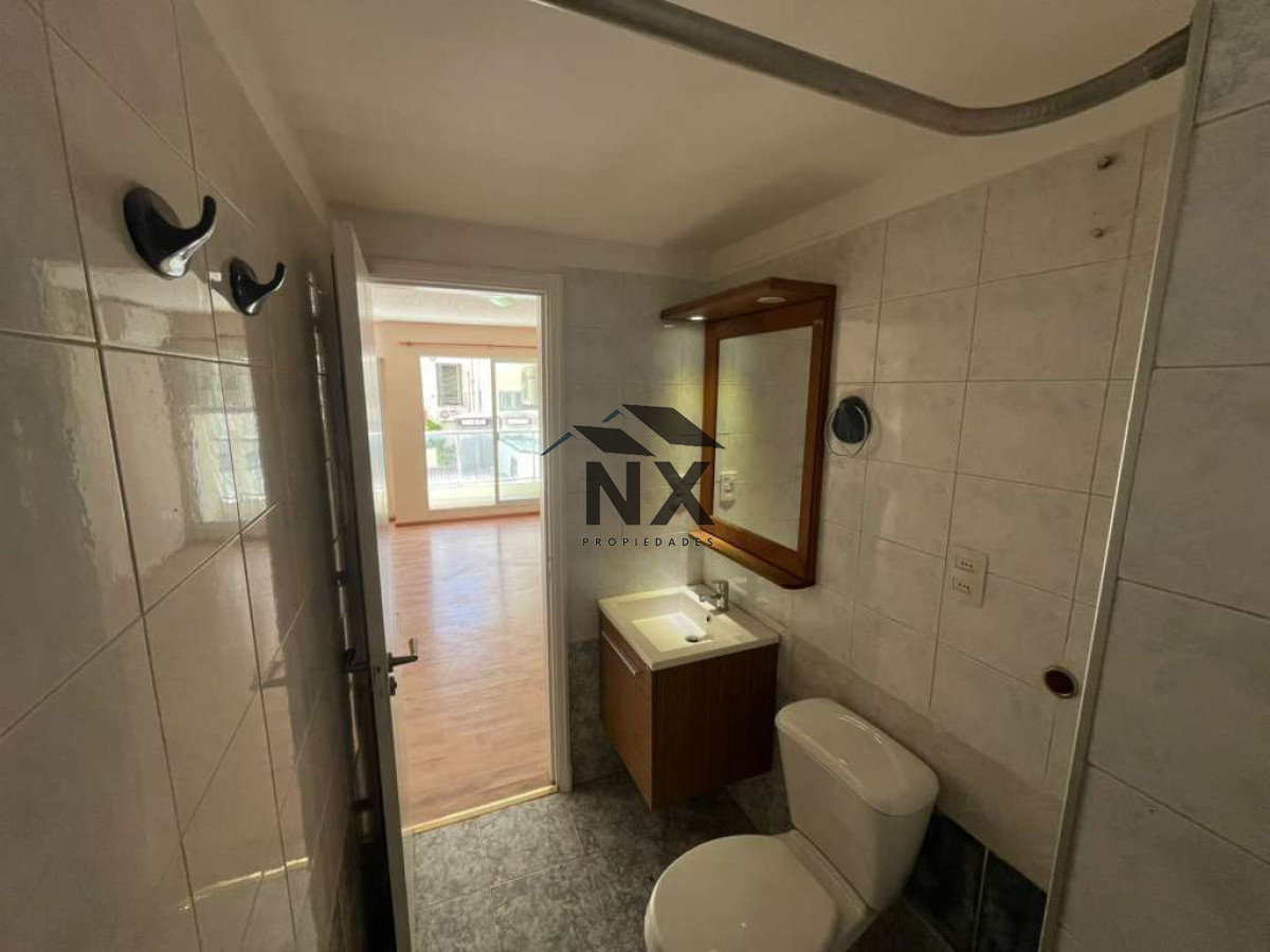 Apartamento ID.102 - Venta Apartamento Monoambiente, Pocitos, Calefacción Central, Balcón, T