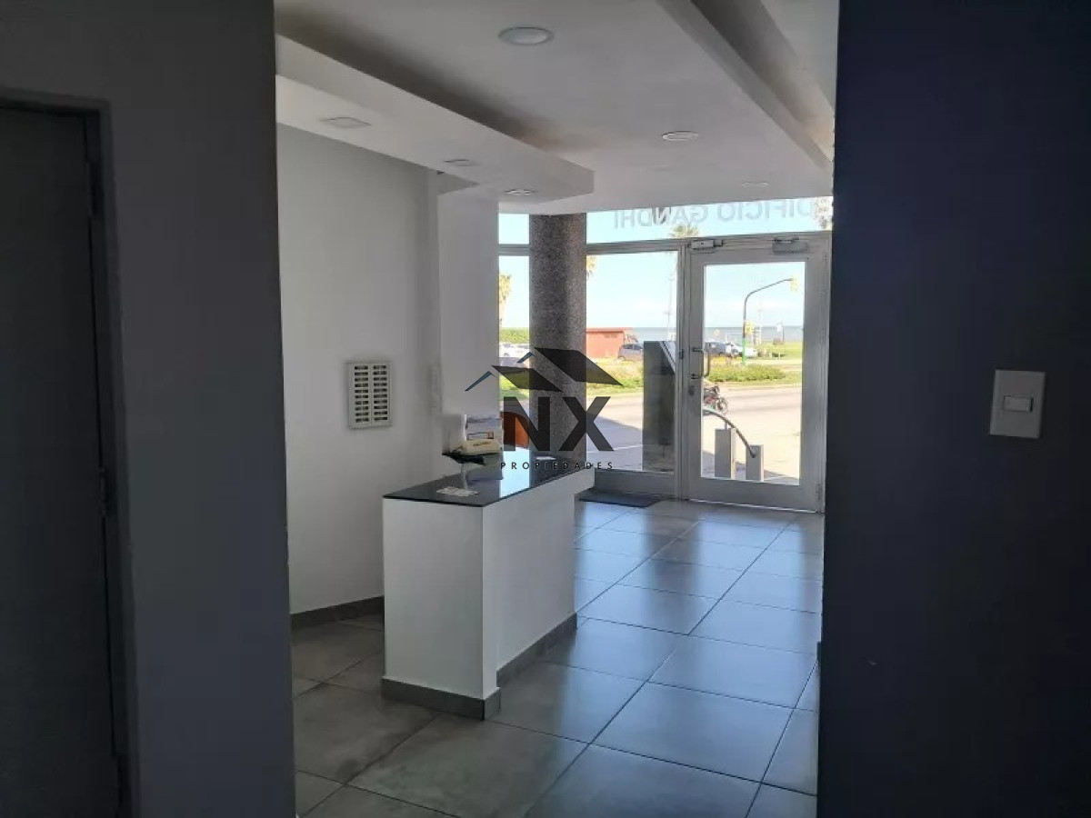 Apartamento ID.10 - Alquiler Apartamento 2 Dormitorios Rambla, Frente Al Mar  Amoblado, Seguridad 24 Hs, T
