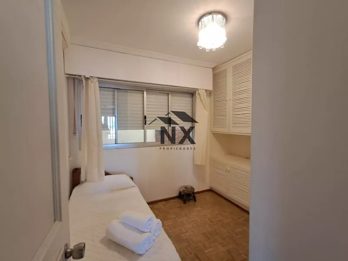 Apartamento ID.10 - Alquiler Apartamento 2 Dormitorios Rambla, Frente Al Mar  Amoblado, Seguridad 24 Hs, T