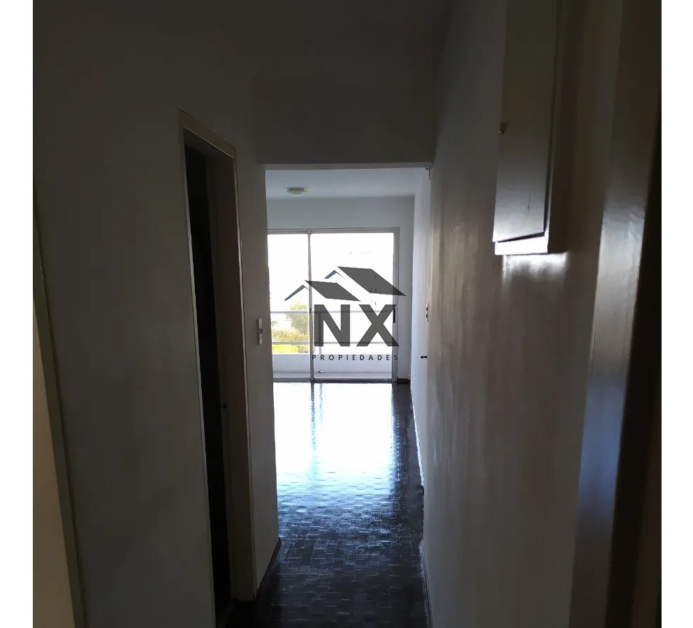 Apartamento ID.11 - Alquiler Apartamento 1 Dormitorio Con Garage  Piso Alto, Terraza, Pocitos, T