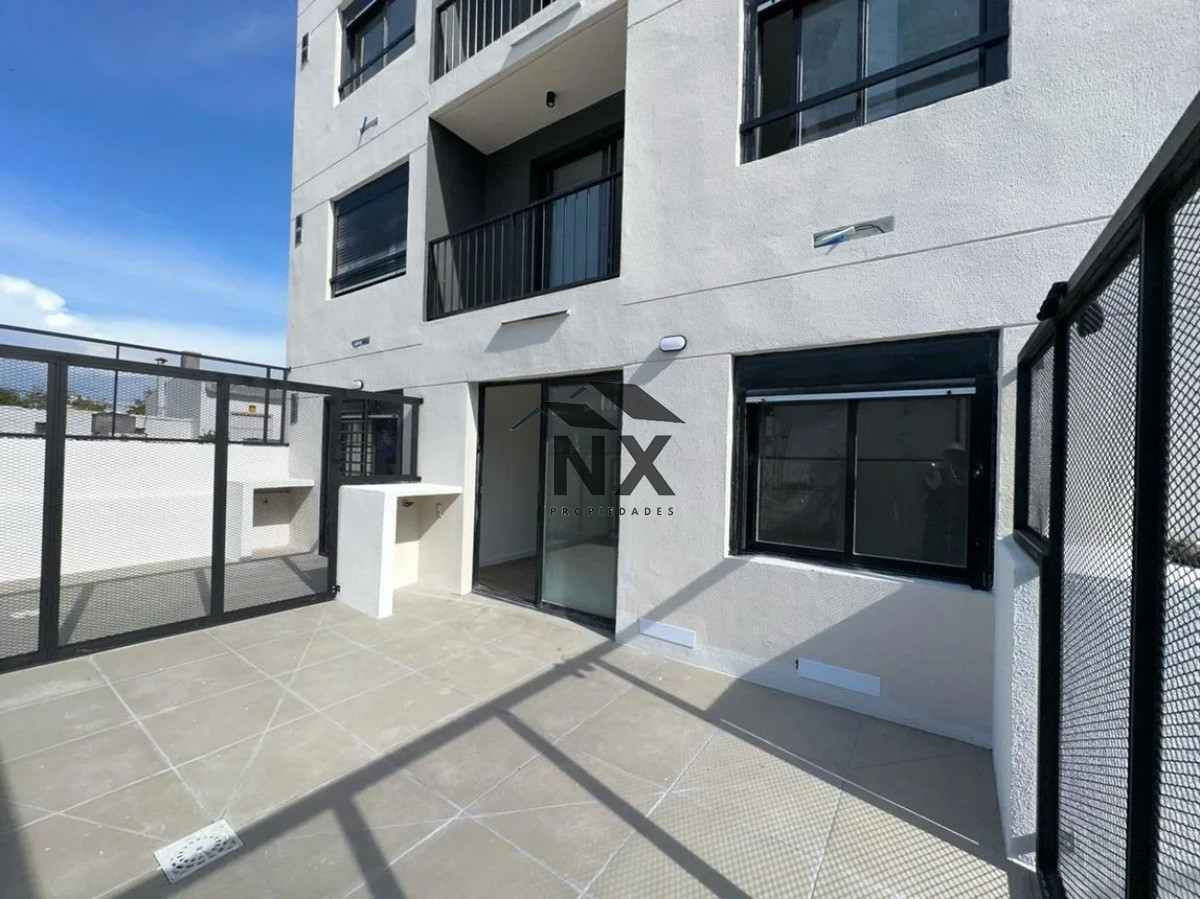 Apartamento ID.13 - Alquiler Apartamento 1 Dormitorio, Patio Y Garage, Barbacoa, La Blanqueada, T