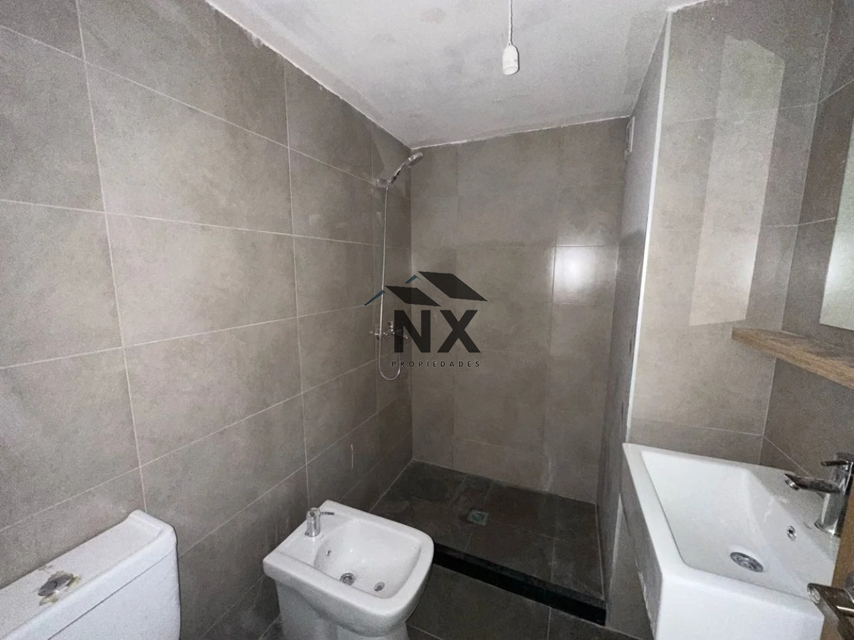 Apartamento ID.13 - Alquiler Apartamento 1 Dormitorio, Patio Y Garage, Barbacoa, La Blanqueada, T