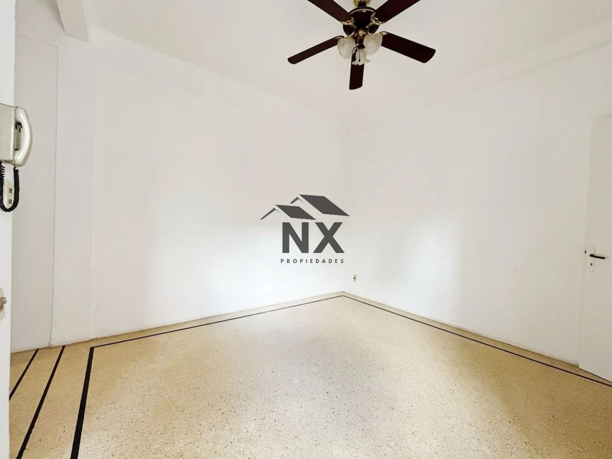 Apartamento ID.14 - Alquiler Apartamento 3 Dormitorios En Cordón Sur  Al Frente, T