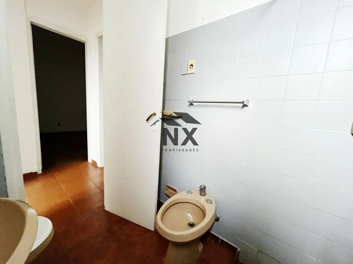 Apartamento ID.14 - Alquiler Apartamento 3 Dormitorios En Cordón Sur  Al Frente, T