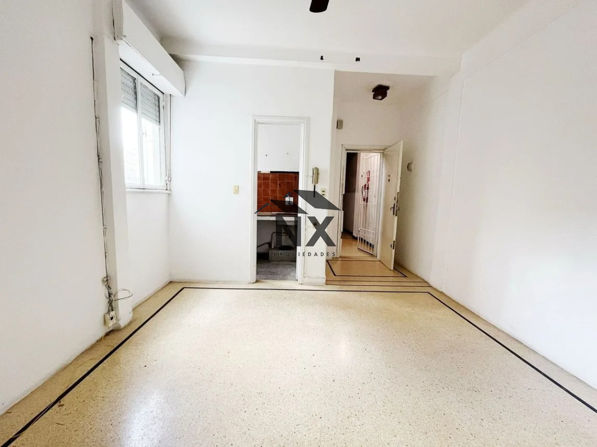 Apartamento ID.14 - Alquiler Apartamento 3 Dormitorios En Cordón Sur  Al Frente, T
