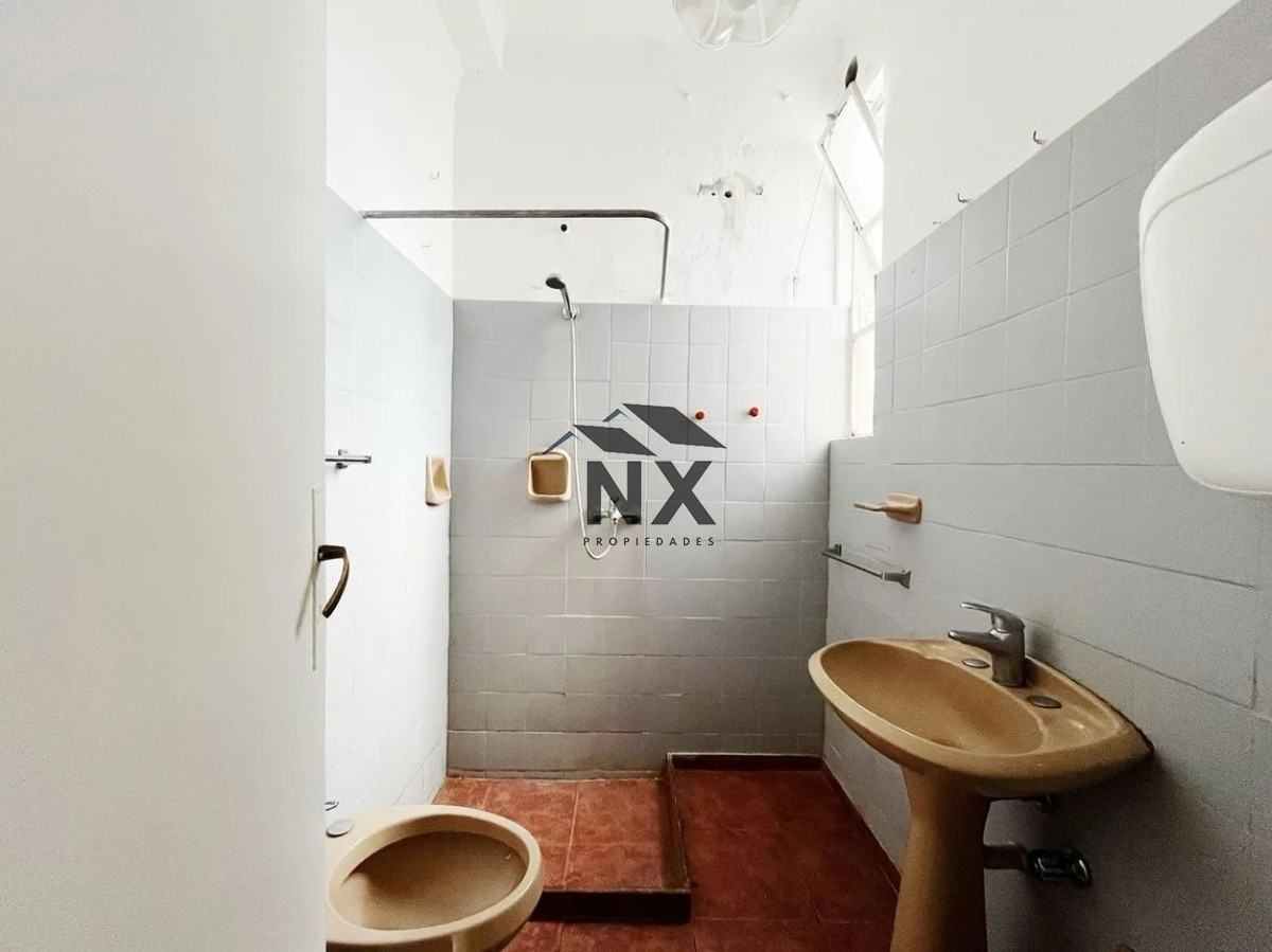 Apartamento ID.14 - Alquiler Apartamento 3 Dormitorios En Cordón Sur  Al Frente, T