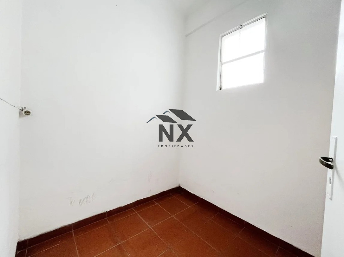 Apartamento ID.14 - Alquiler Apartamento 3 Dormitorios En Cordón Sur  Al Frente, T