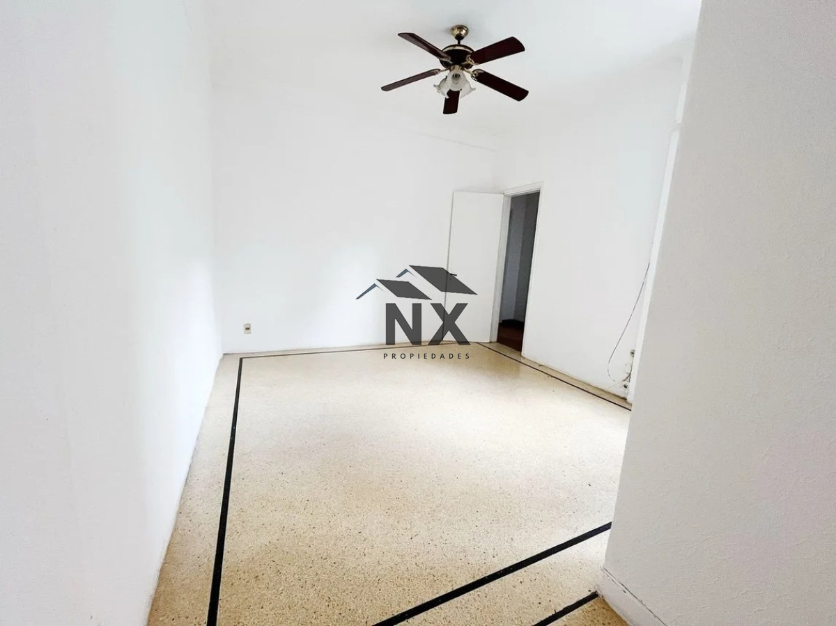 Apartamento ID.14 - Alquiler Apartamento 3 Dormitorios En Cordón Sur  Al Frente, T