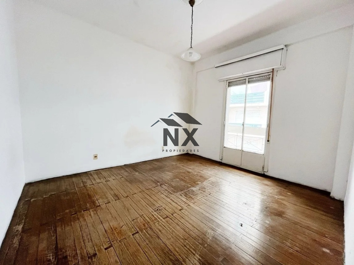 Apartamento ID.14 - Alquiler Apartamento 3 Dormitorios En Cordón Sur  Al Frente, T