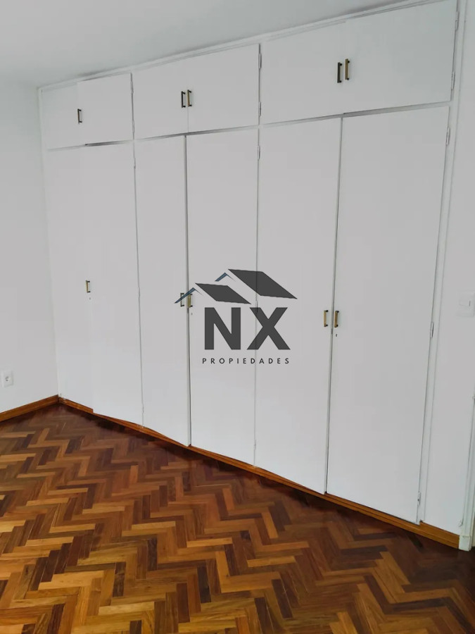 Apartamento ID.343 - Venta Apartamento 3 Dormitorios + Servicio, Garaje Pocitos, T