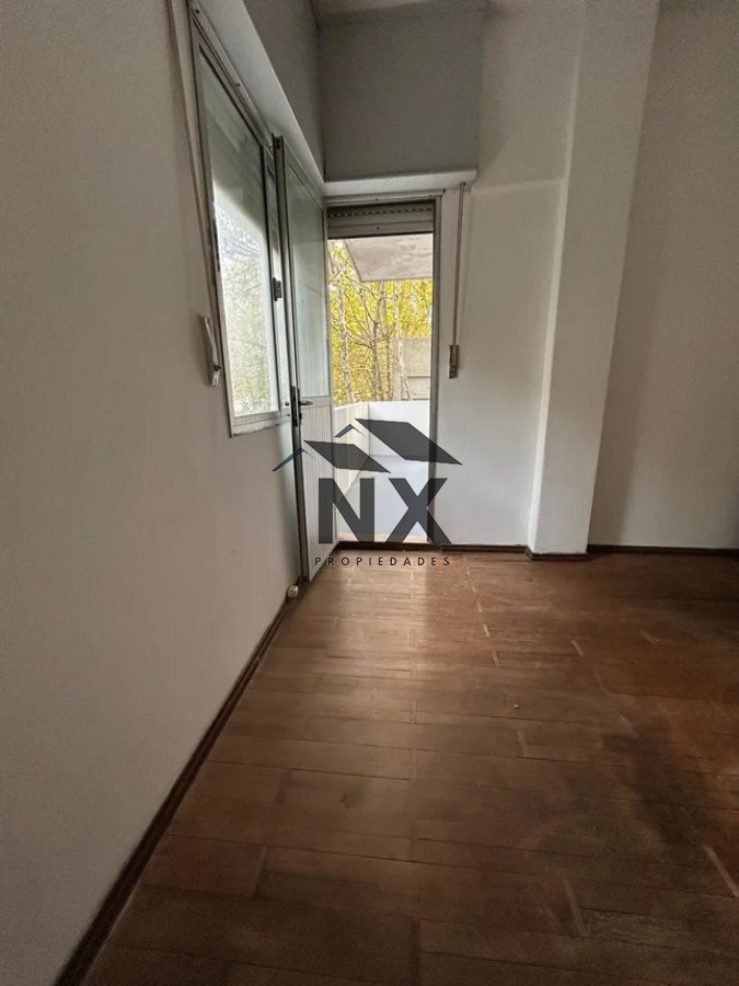 Apartamento ID.18 - Alquiler Apartamento En Parque Rodo, 2 Dormitorios, Balcón, T