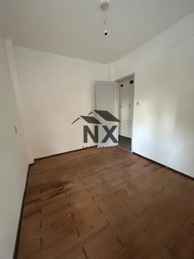 Apartamento ID.18 - Alquiler Apartamento En Parque Rodo, 2 Dormitorios, Balcón, T
