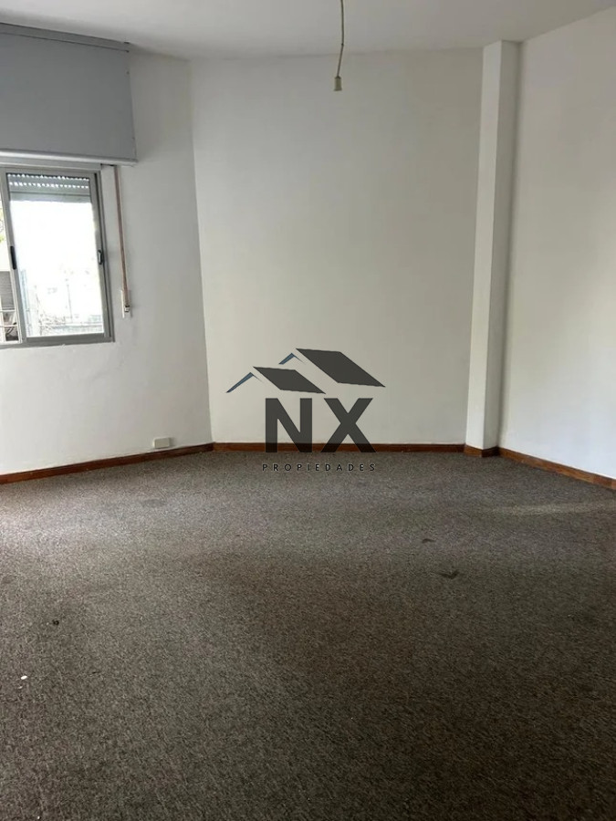 Apartamento ID.18 - Alquiler Apartamento En Parque Rodo, 2 Dormitorios, Balcón, T