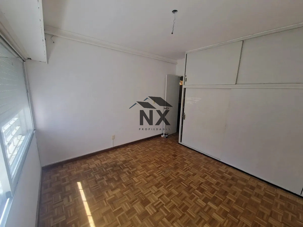 Apartamento ID.373 - Venta 3 Dormitorios + Servicio, Pocitos.