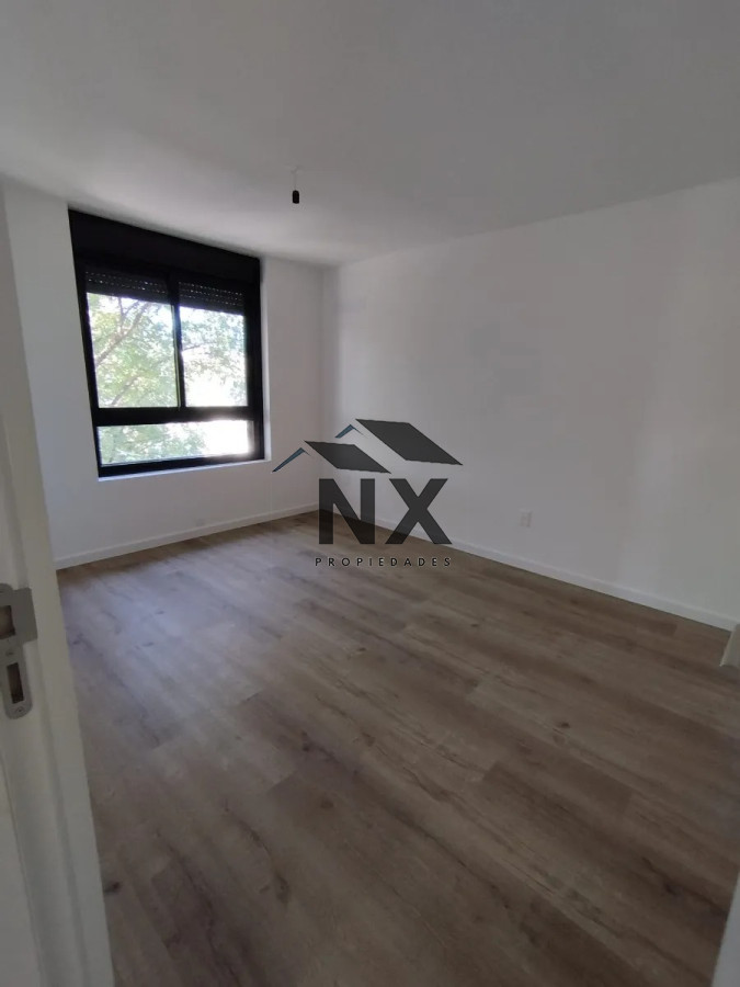 Apartamento ID.22 - Alquiler Apartamento 1 Dormitorio En Tres Cruces, Balcon, Patio, Gimnasio, T