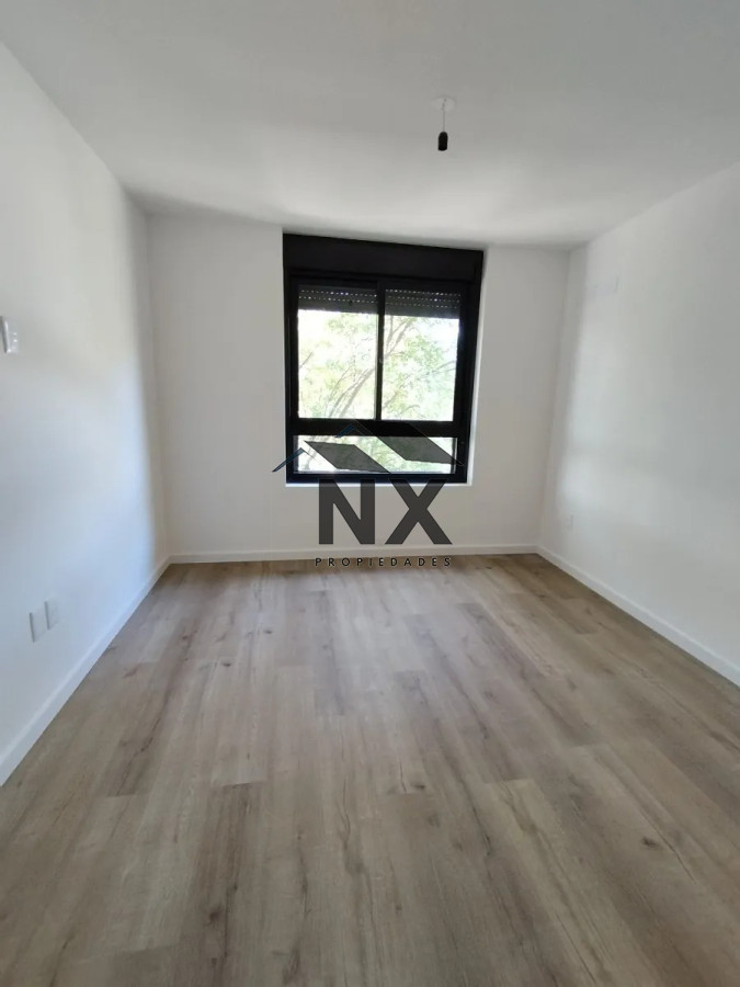 Apartamento ID.22 - Alquiler Apartamento 1 Dormitorio En Tres Cruces, Balcon, Patio, Gimnasio, T