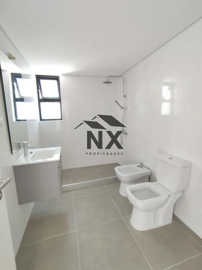 Apartamento ID.22 - Alquiler Apartamento 1 Dormitorio En Tres Cruces, Balcon, Patio, Gimnasio, T