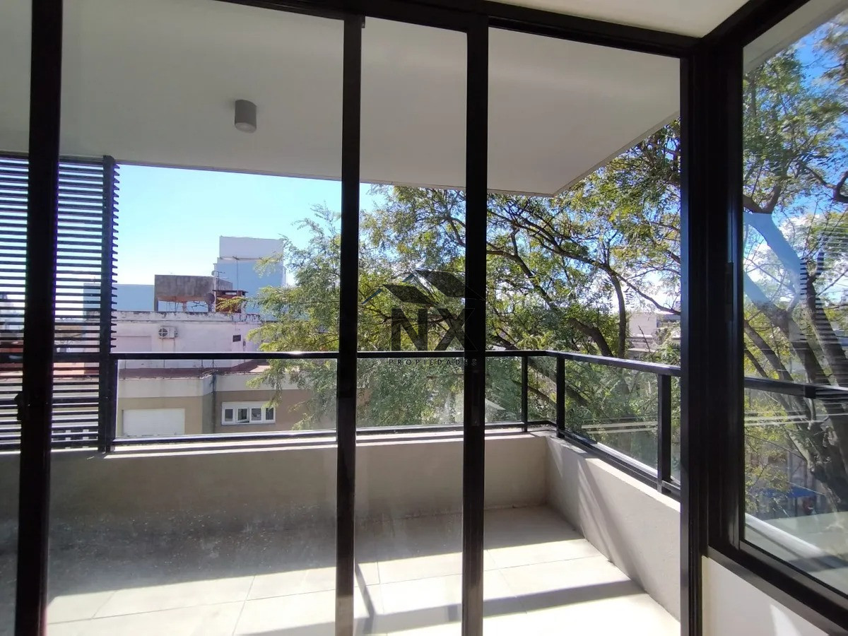 Apartamento ID.22 - Alquiler Apartamento 1 Dormitorio En Tres Cruces, Balcon, Patio, Gimnasio, T