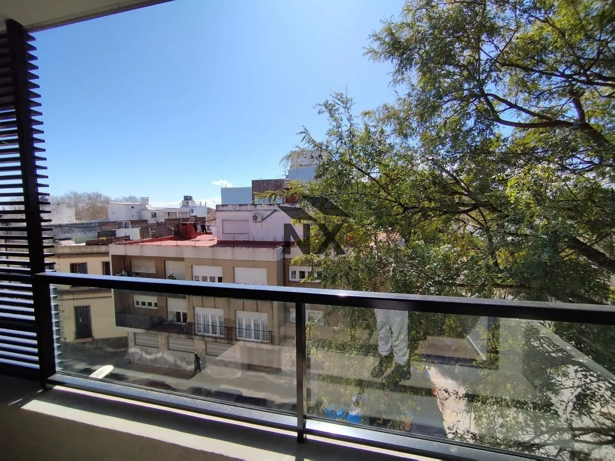 Apartamento ID.22 - Alquiler Apartamento 1 Dormitorio En Tres Cruces, Balcon, Patio, Gimnasio, T