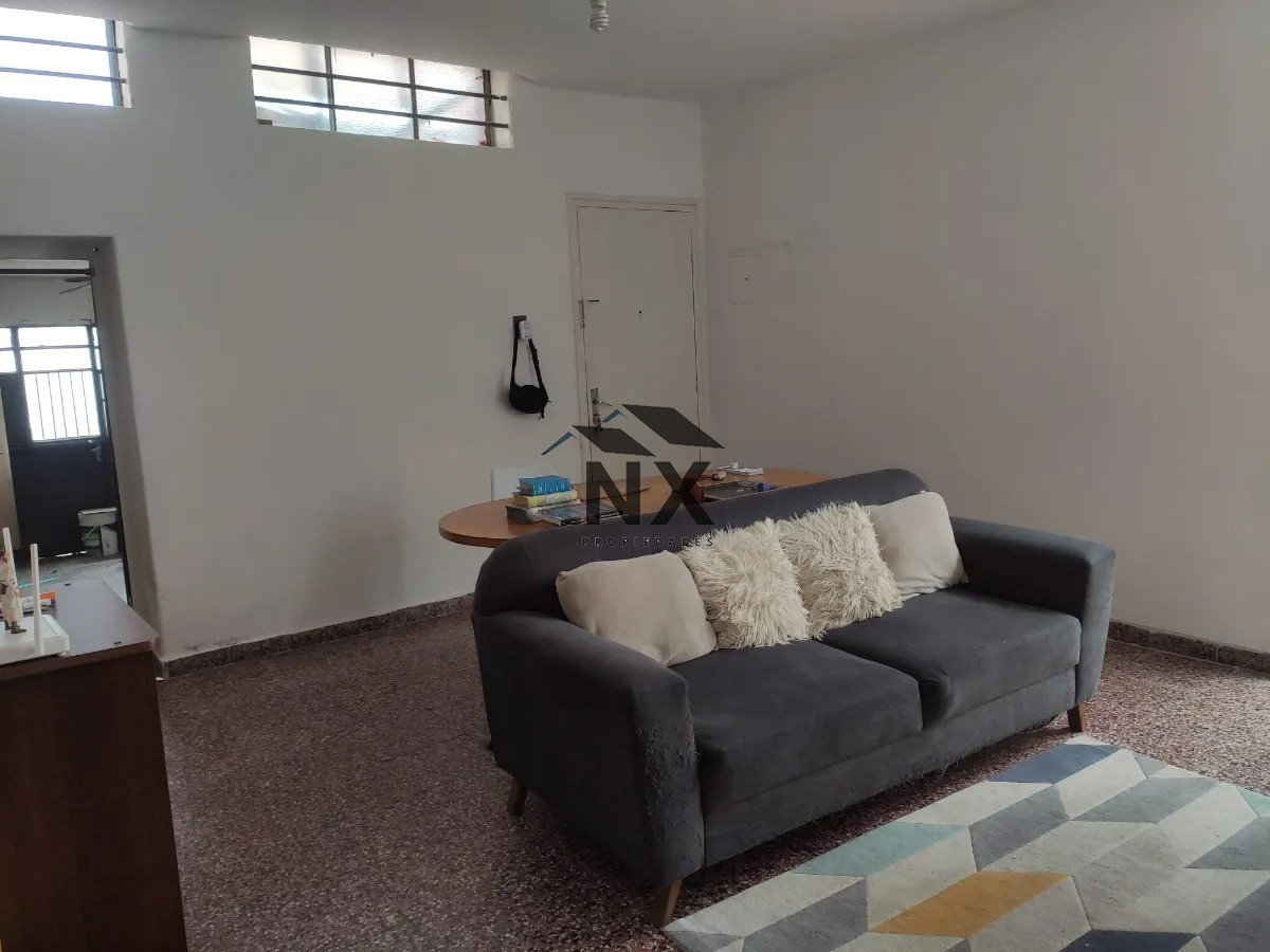 Apartamento ID.24 - Alquiler Apartamento tipo Casa 2 Dormitorios En Pocitos, Terraza, Patio T