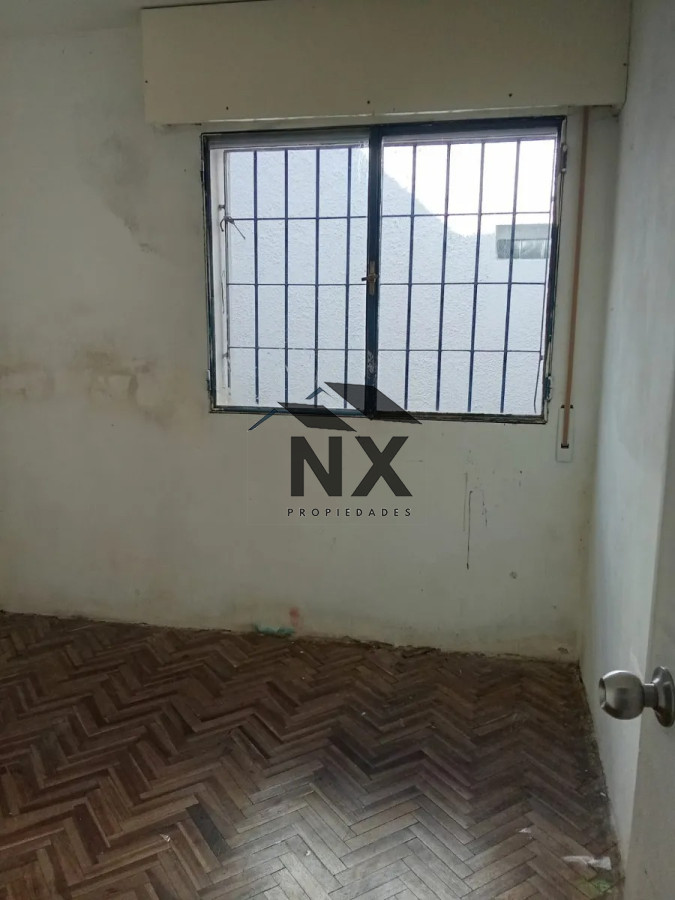 Apartamento ID.24 - Alquiler Apartamento tipo Casa 2 Dormitorios En Pocitos, Terraza, Patio T