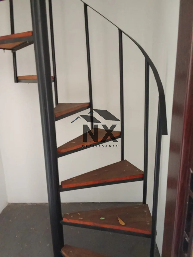 Apartamento ID.24 - Alquiler Apartamento tipo Casa 2 Dormitorios En Pocitos, Terraza, Patio T