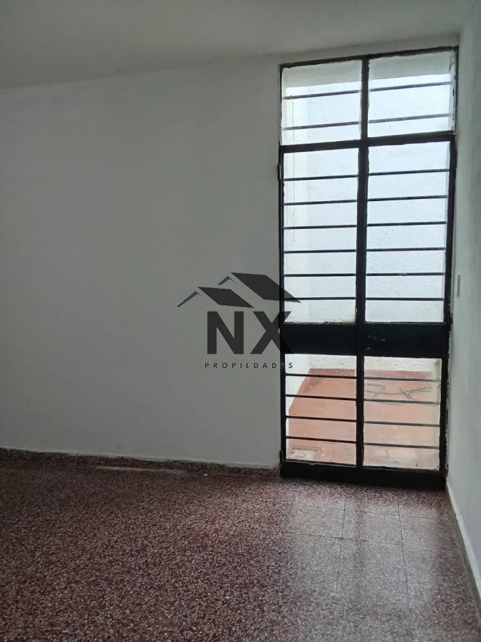 Apartamento ID.24 - Alquiler Apartamento tipo Casa 2 Dormitorios En Pocitos, Terraza, Patio T