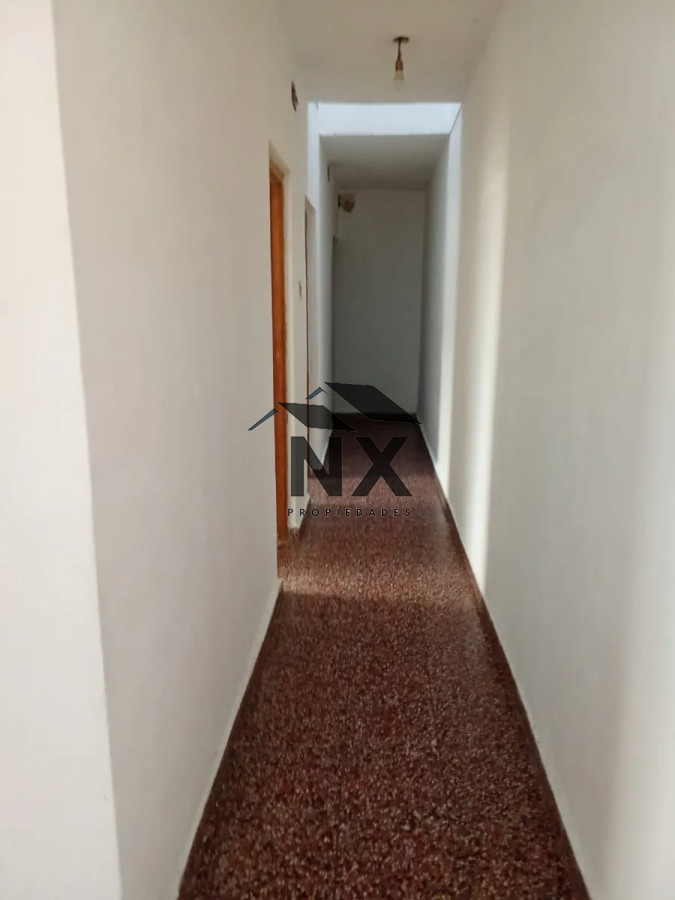 Apartamento ID.24 - Alquiler Apartamento tipo Casa 2 Dormitorios En Pocitos, Terraza, Patio T