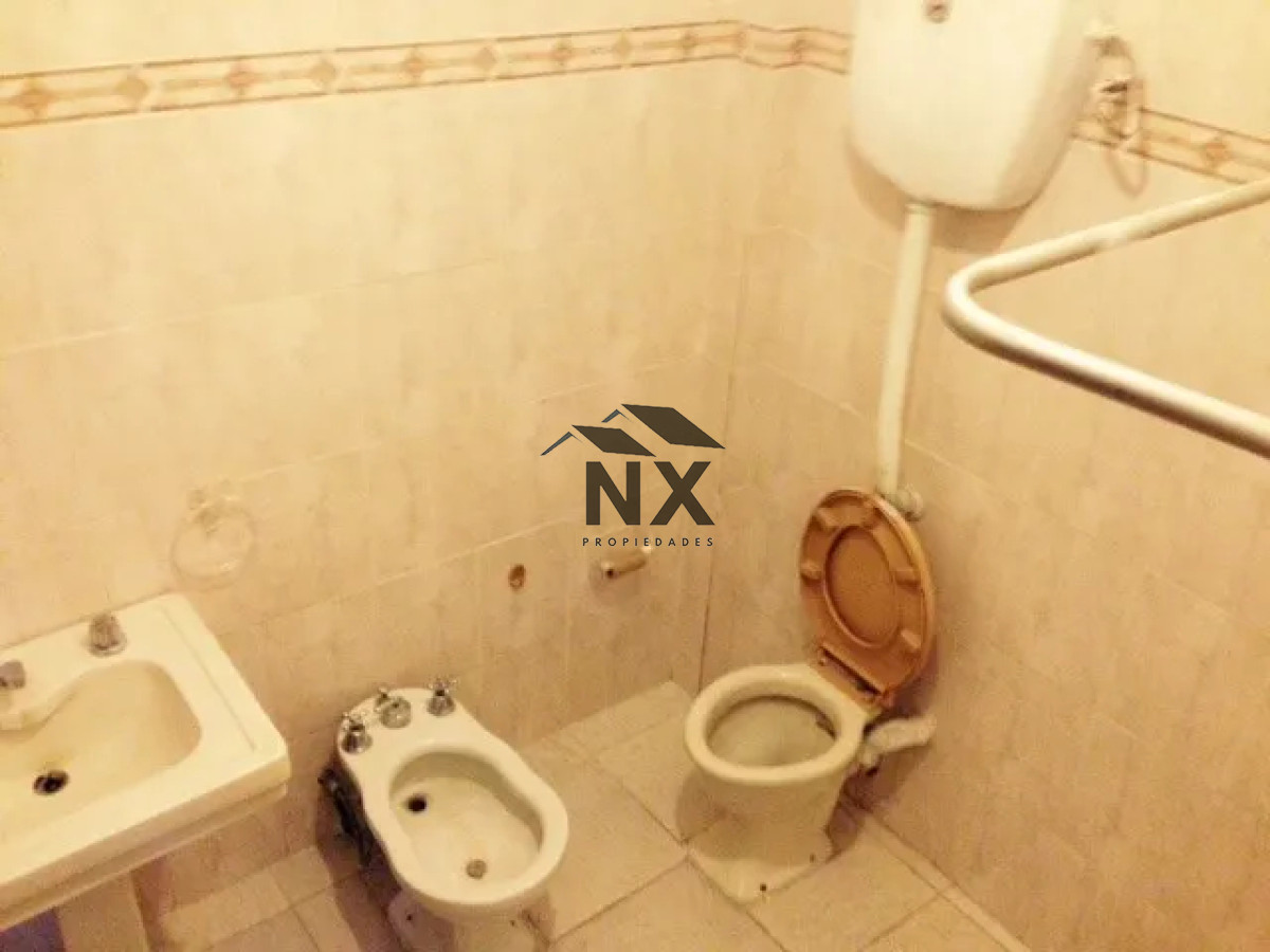 Apartamento ID.51 - Alquiler Apartamento 2 Dormitorios Ciudad Vieja en Palacio Salvo, T