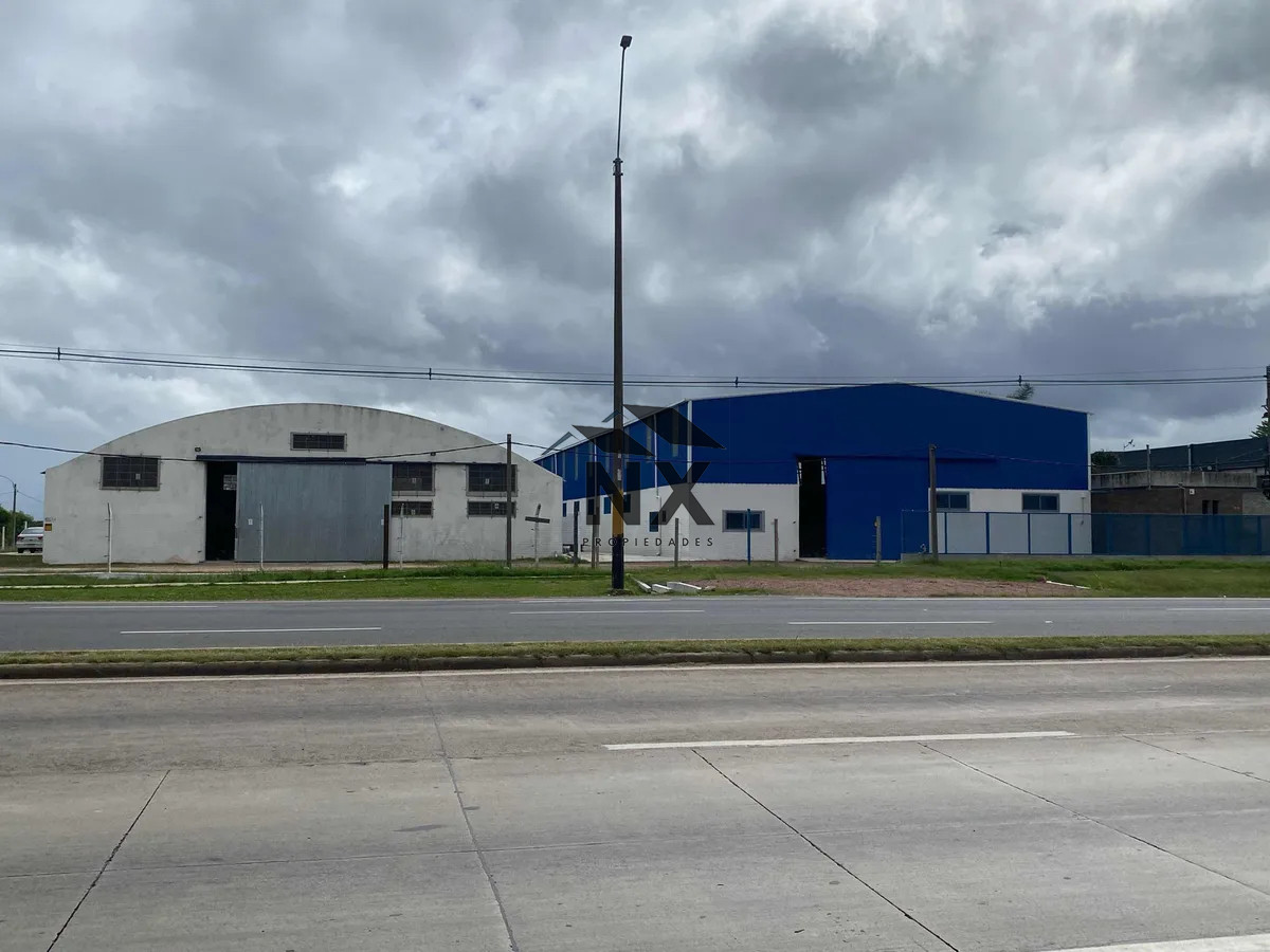 Apartamento ID.129 - Alquilo a estrenar Depósito, Local Comercial o Industrial de 4500m2, J