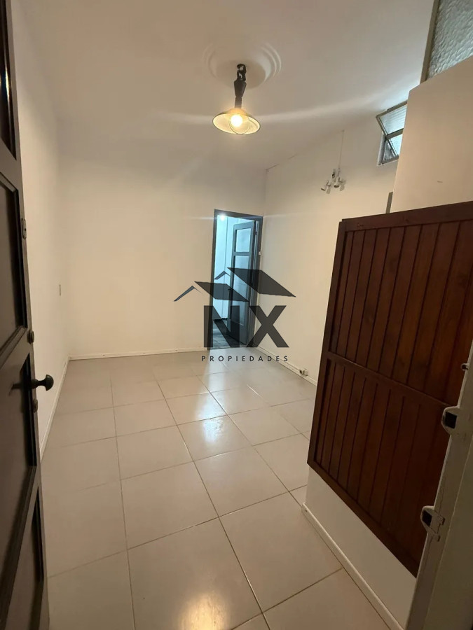 Apartamento ID.90 - Venta apto 2 Domitorios Patio uso Exclusivo Centro Montevideo, N