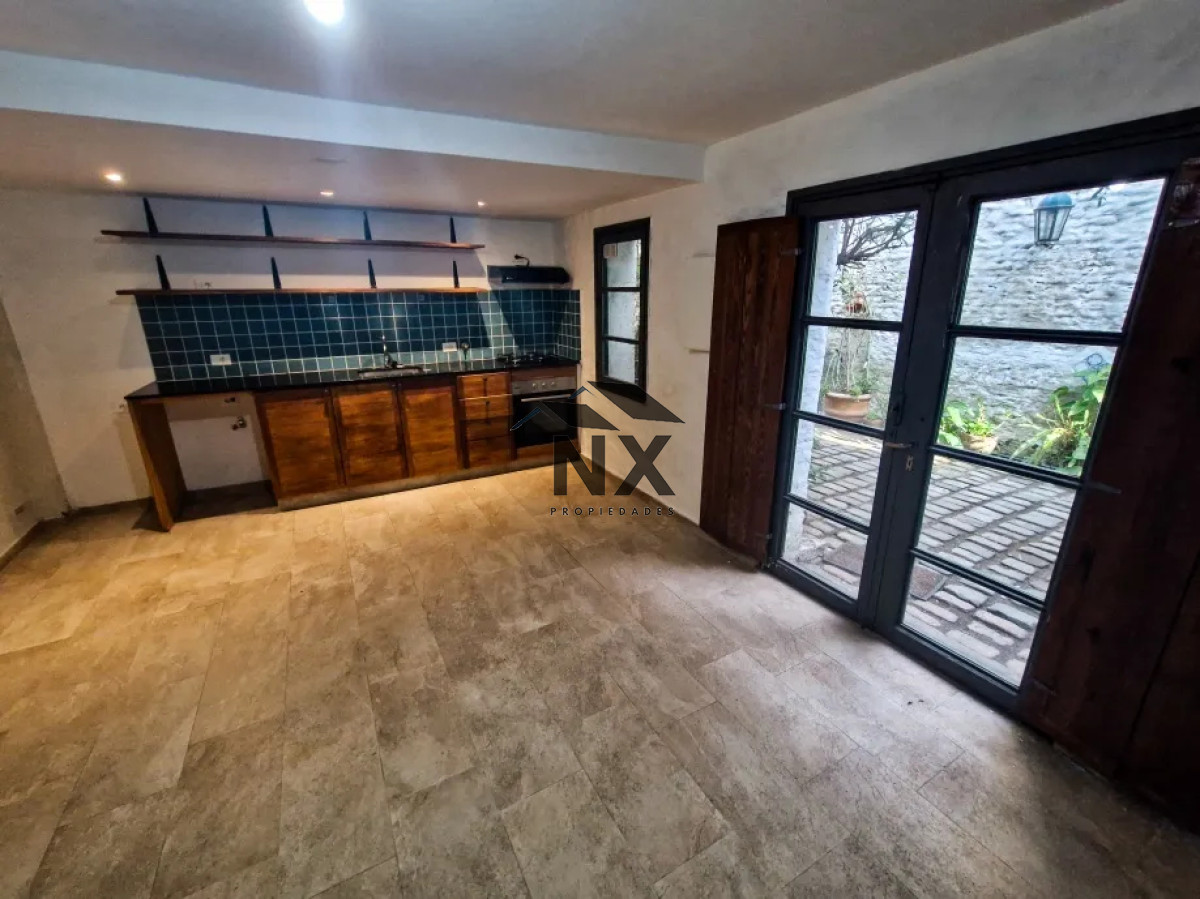 Apartamento ID.66 - Alquiler Apartamento 1 Dormitorio Duplex, Ciudad Vieja, T