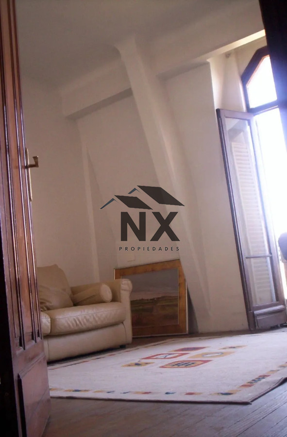 Apartamento ID.51 - Alquiler Apartamento 2 Dormitorios Ciudad Vieja en Palacio Salvo, T