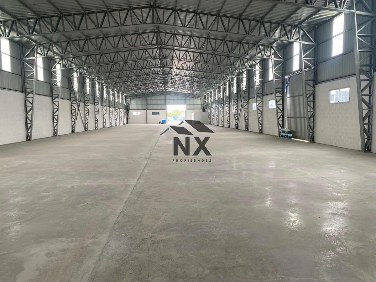 Apartamento ID.129 - Alquilo a estrenar Depósito, Local Comercial o Industrial de 4500m2, J