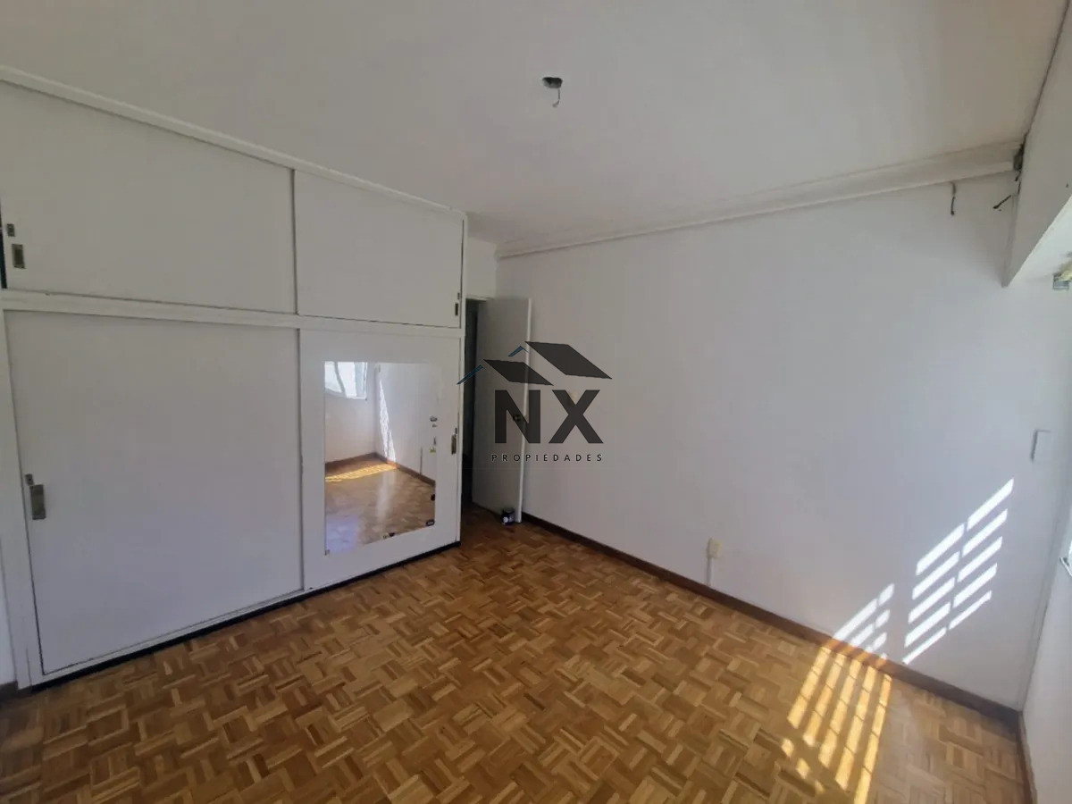 Apartamento ID.373 - Venta 3 Dormitorios + Servicio, Pocitos.