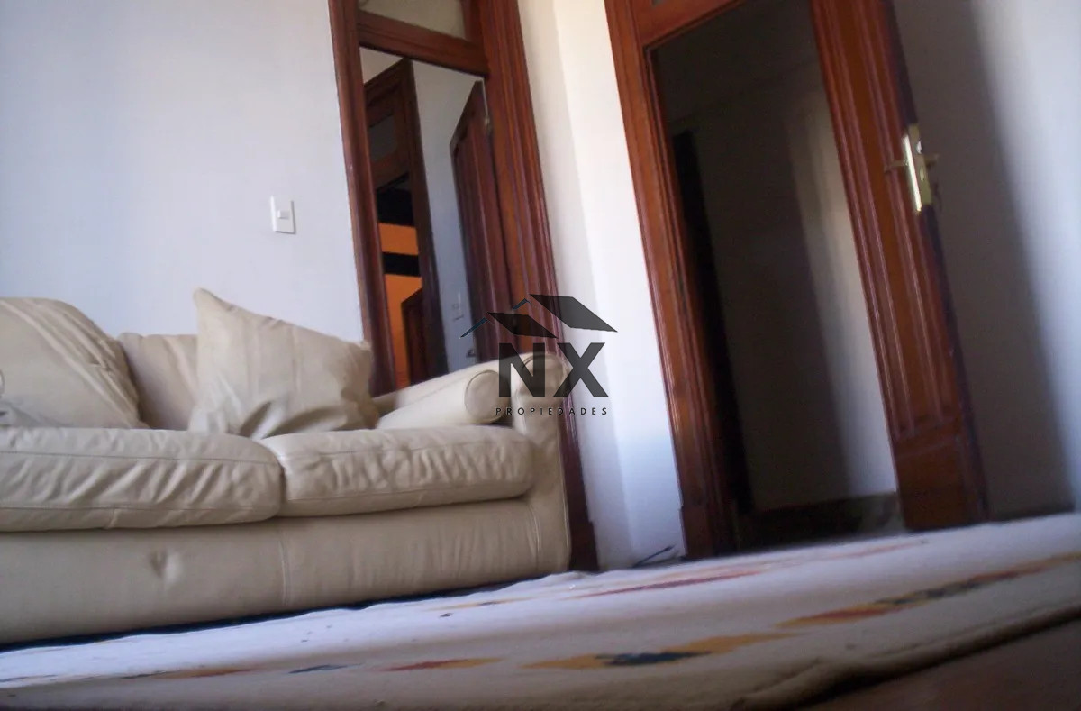 Apartamento ID.51 - Alquiler Apartamento 2 Dormitorios Ciudad Vieja en Palacio Salvo, T