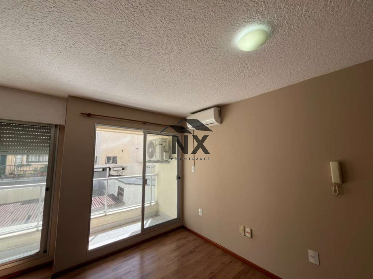 Apartamento ID.102 - Venta Apartamento Monoambiente, Pocitos, Calefacción Central, Balcón, T
